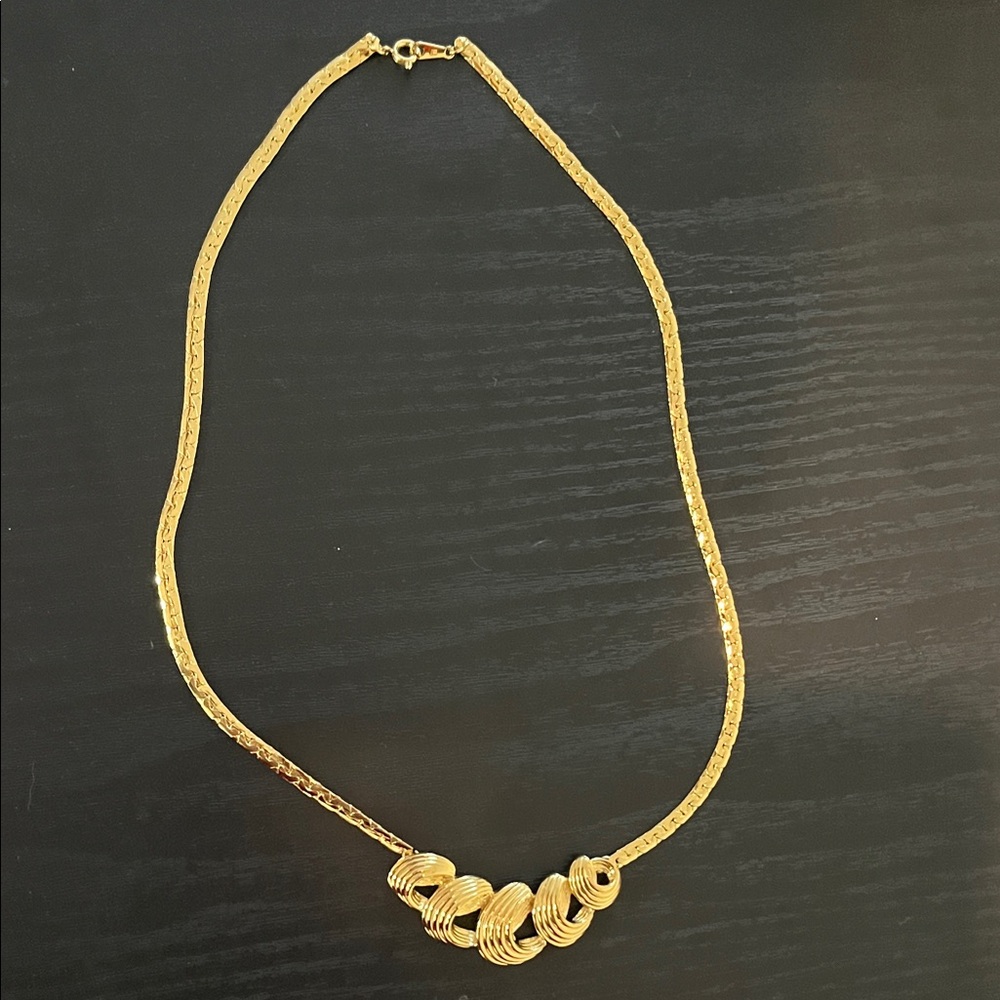 Vintage Avon Gold Tone Ribbon Curl Necklace